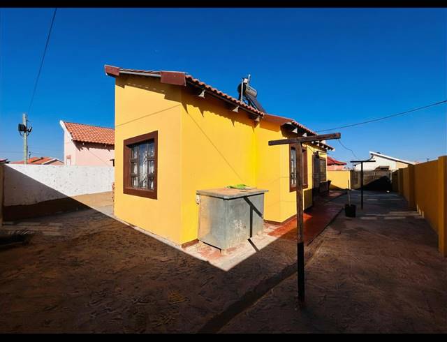 2 BEDROOM HOUSE FOR SALE IN SAVANNA CITY